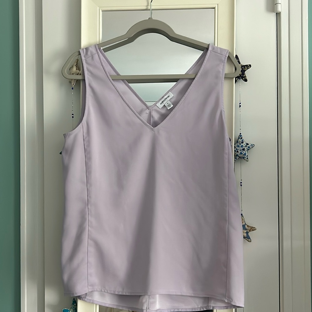 Nordstrom beautiful lilac v neck top M